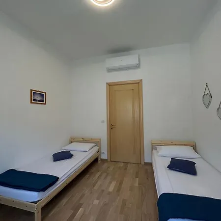 Endless Summer Apartment *
